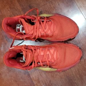 Adidas x Marvel D.O.N. Issue #1 Ironman Spiderman Red Basketball Shoes Mens 8.5.